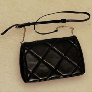 Elegant Black Quilted Shoulder Bag